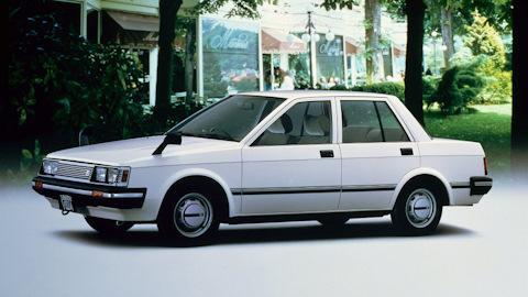 Nissan Liberta Villa (1G)