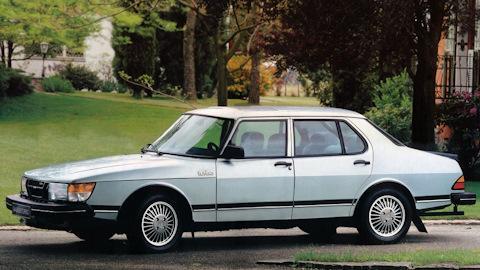 Saab 900