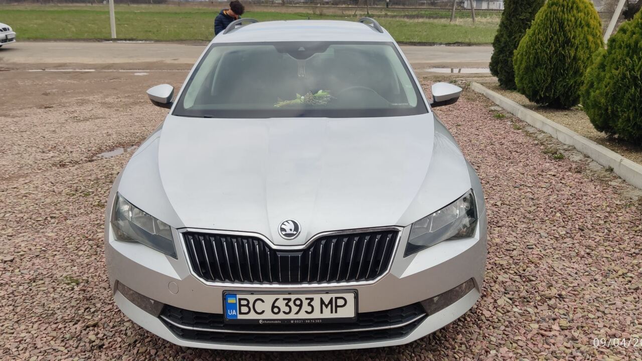 Skoda Superb Combi (Mk3) image #2