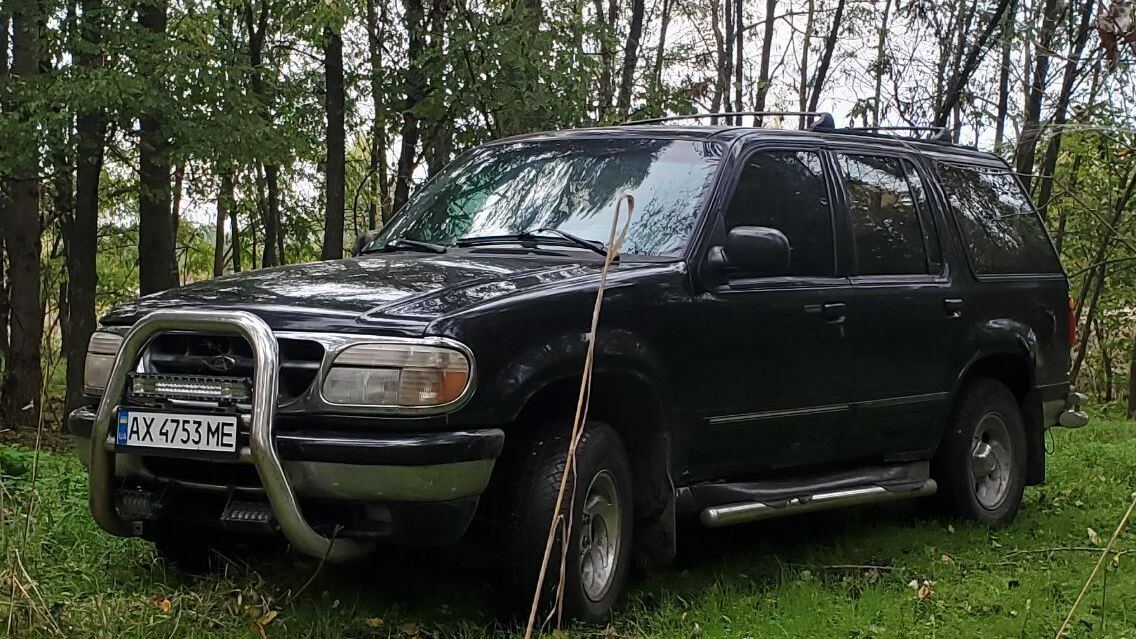 Ford Explorer (2G) image #1