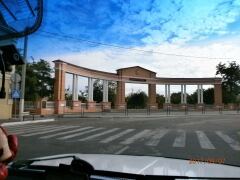 Опять скрипит потертое седло…