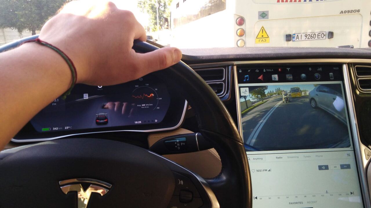 Tesla Model S Рабочая лошадка image #4
