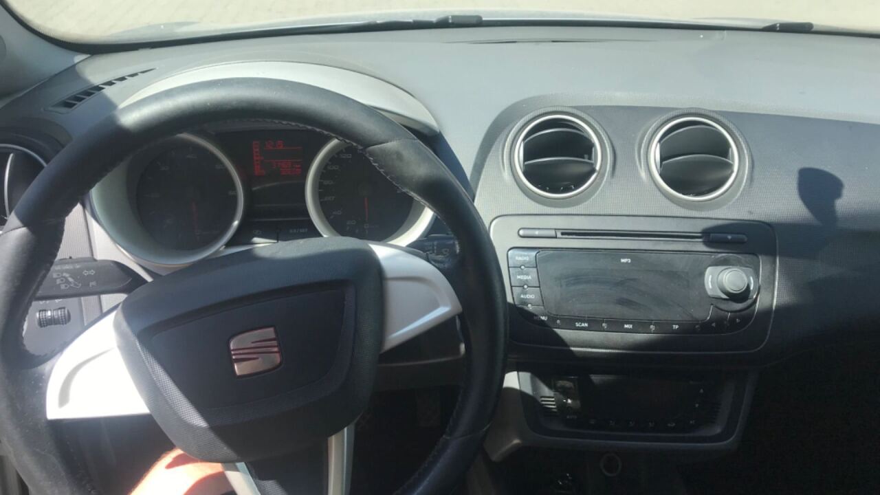 SEAT Ibiza (6J) image #1