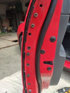 Виброизоляция передних дверей VW Golf Mk5