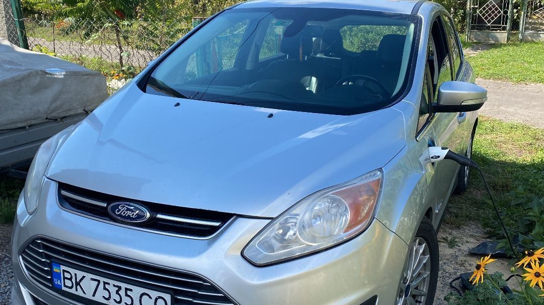 Ford C-Max Energi image #1