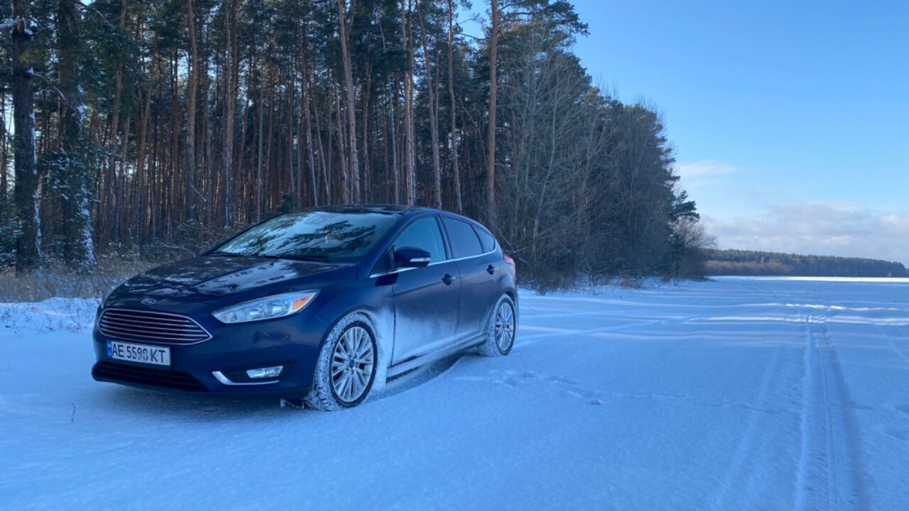 Ford Focus III Hatchback image #2